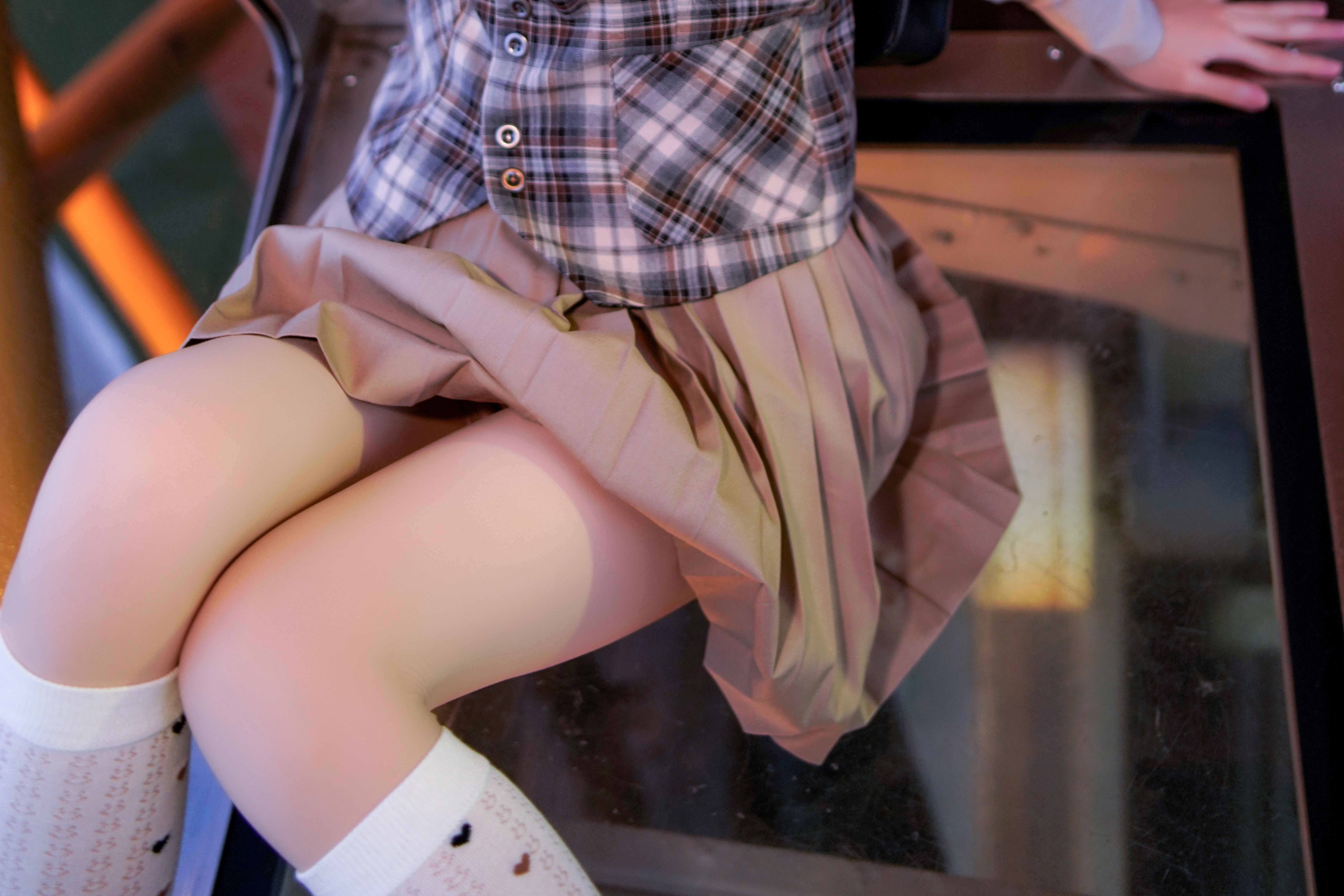 桜桃喵 – 制服摩天轮 [27P-667MB]-R站